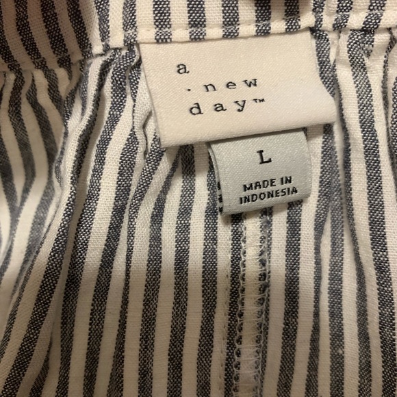A New Day Striped Blouse (L) - Picture 2 of 5